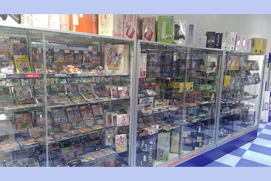 駿河屋　新宿マルイアネックス店　メイン2508-01