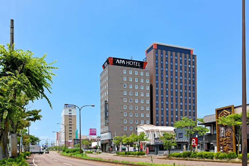 アパホテル〈新潟 燕三条駅前〉