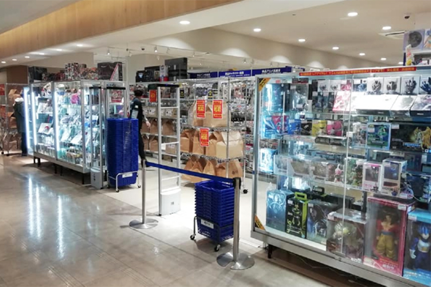 駿河屋　博多マルイ店　メイン画像2508-01