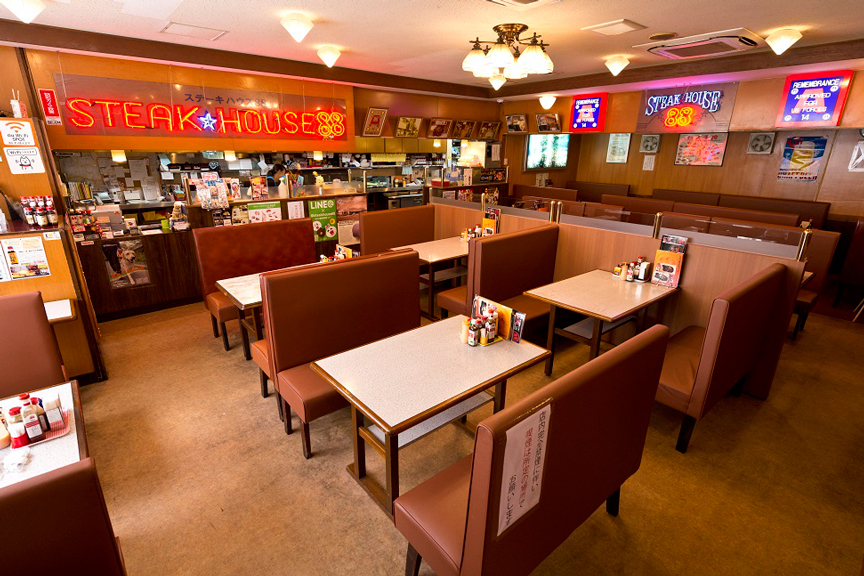 ステーキハウス８８ 辻本店 店内